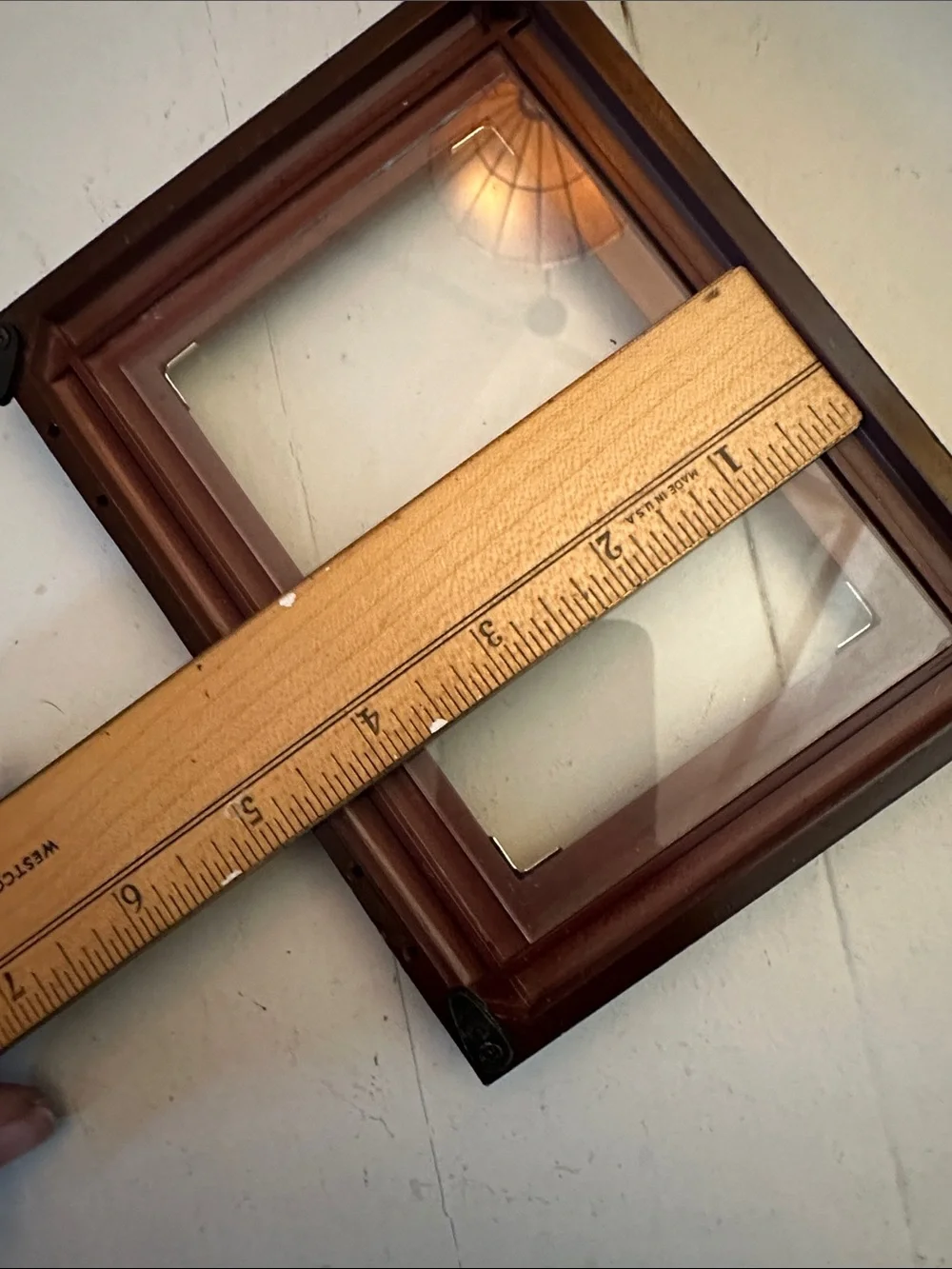 VINTAGE ACRYLIC METAL ORNATE CORNERS PICTURE FRAME